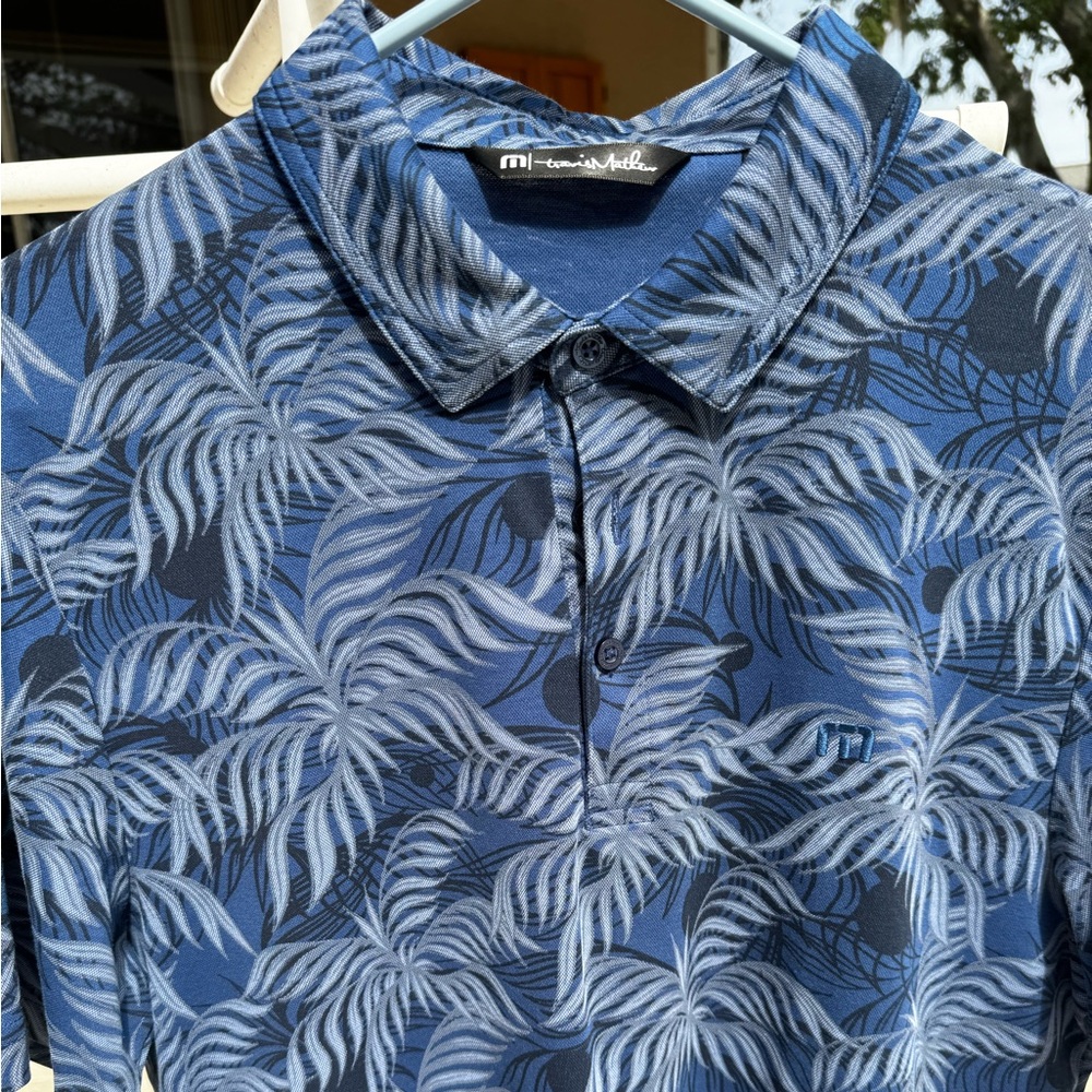 Travis Mathew like new LG